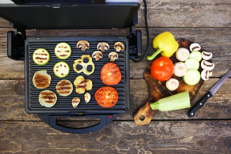 Tischgrill mieten Genießen Sie gemütliche Grillabende: Genießen Sie gemütliche Grillabende mit einem gemieteten Tischgrill.